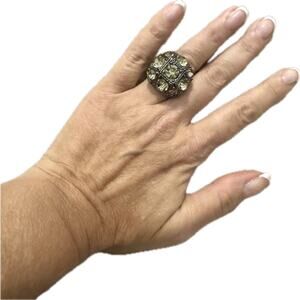 FUN! Gunmetal Silver-Tone Fashion Ring w. Clear Stones (Lots of Shine!) - Size 6